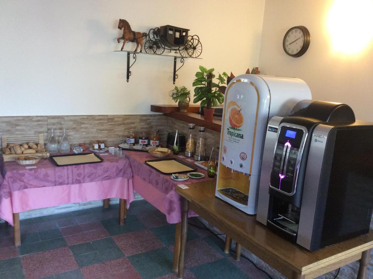 Hotel Restaurant De La Poste Aullene Екстер'єр фото