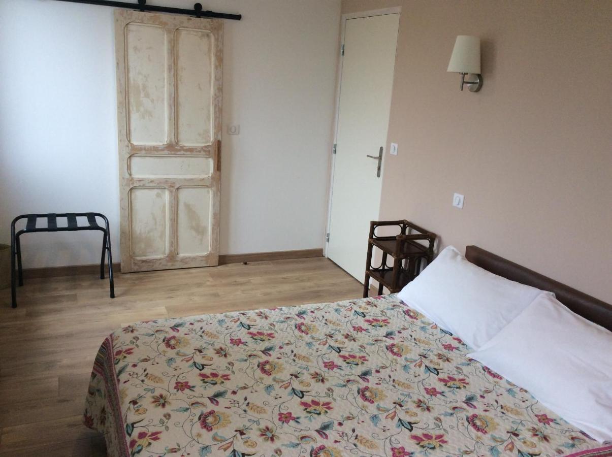 Hotel Restaurant De La Poste Aullene Екстер'єр фото