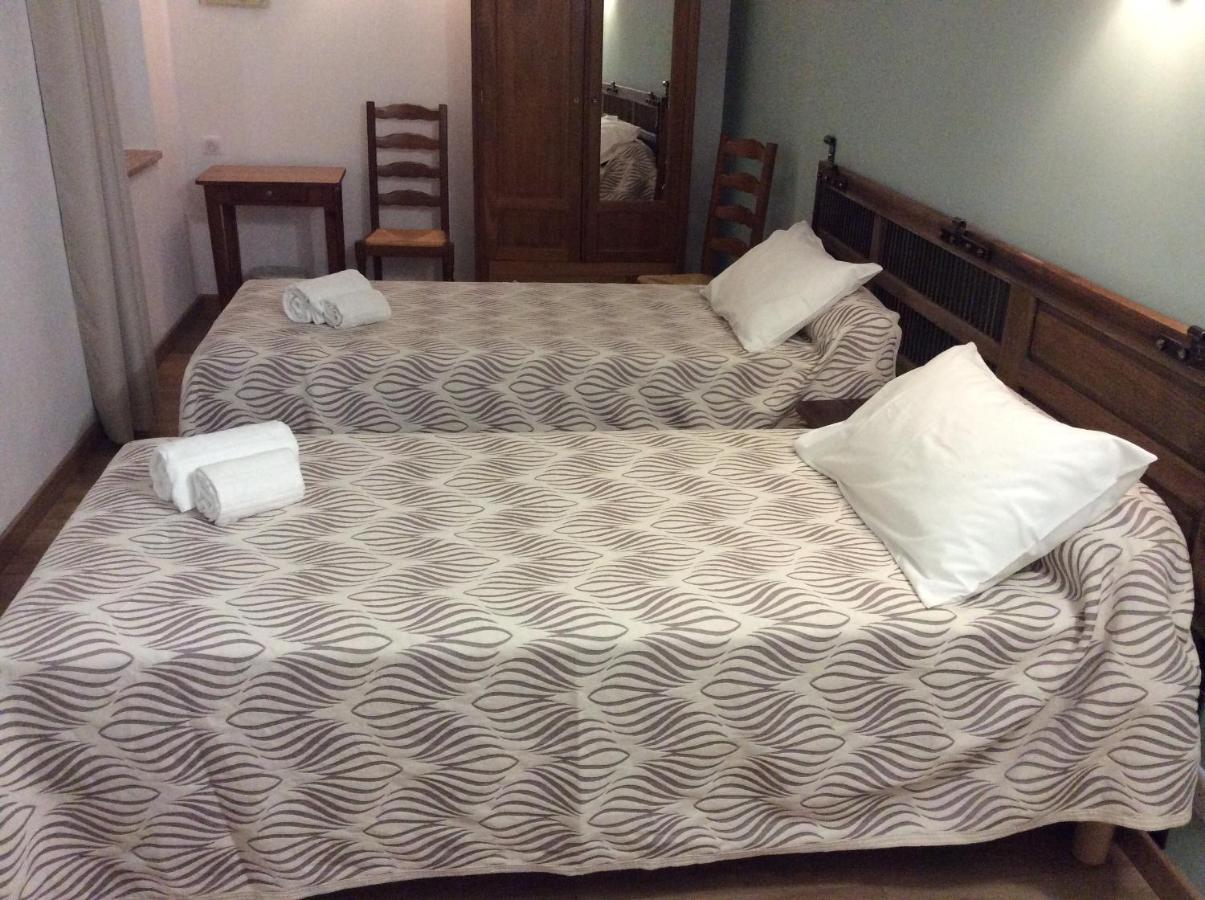 Hotel Restaurant De La Poste Aullene Екстер'єр фото