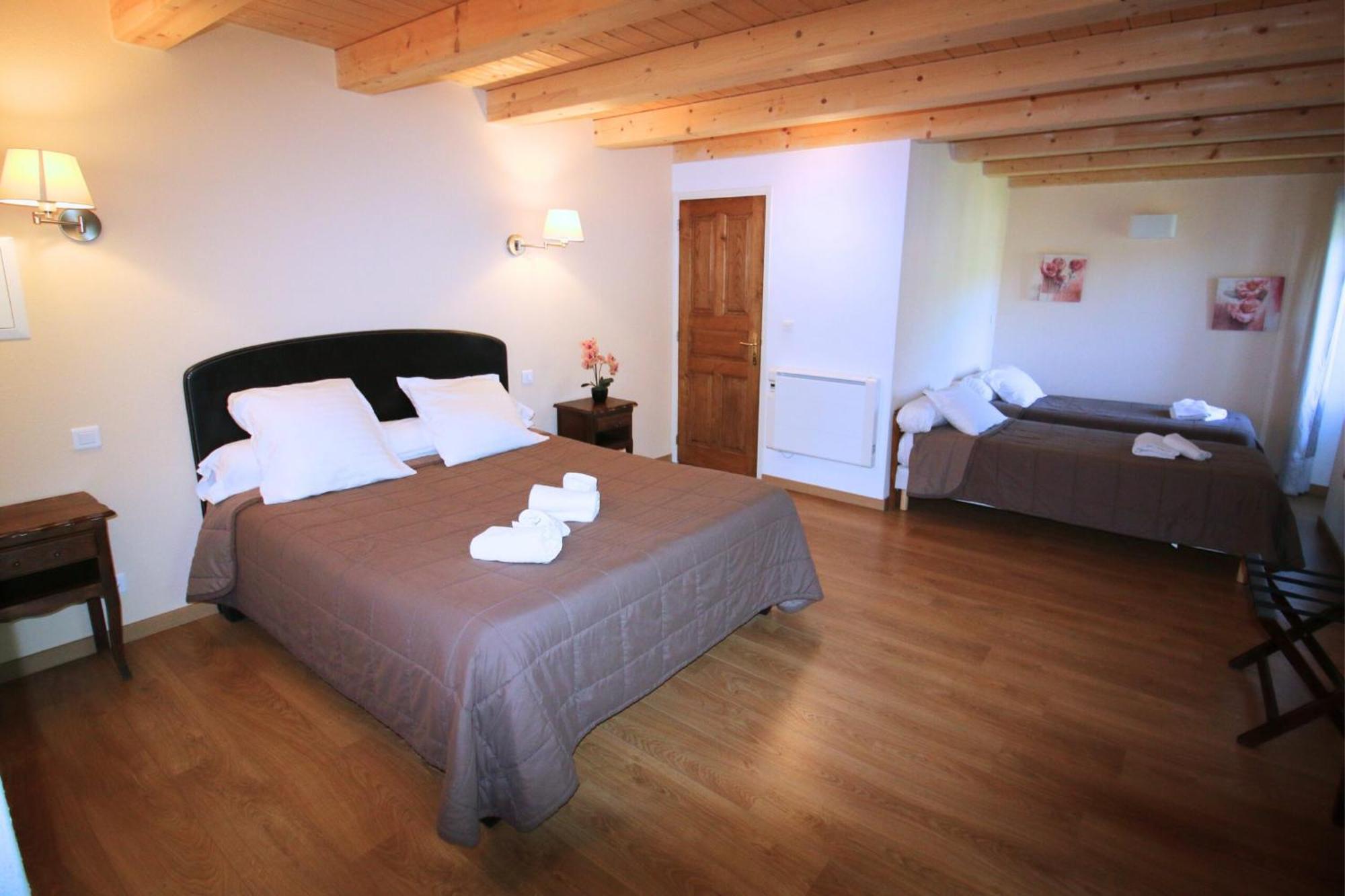 Hotel Restaurant De La Poste Aullene Екстер'єр фото