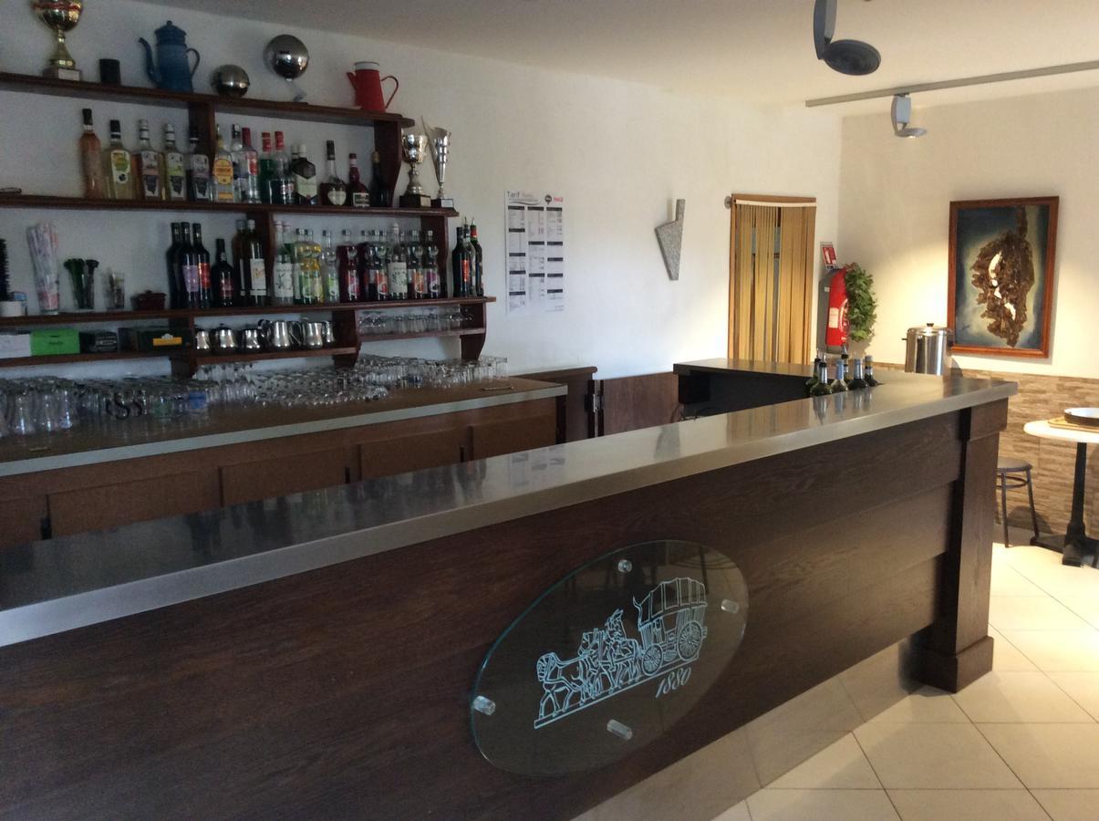 Hotel Restaurant De La Poste Aullene Екстер'єр фото