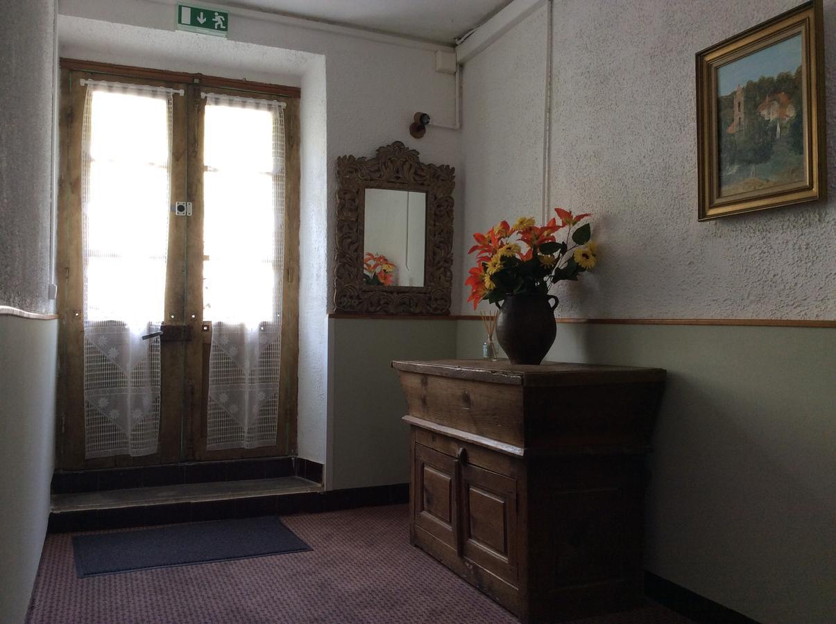 Hotel Restaurant De La Poste Aullene Екстер'єр фото
