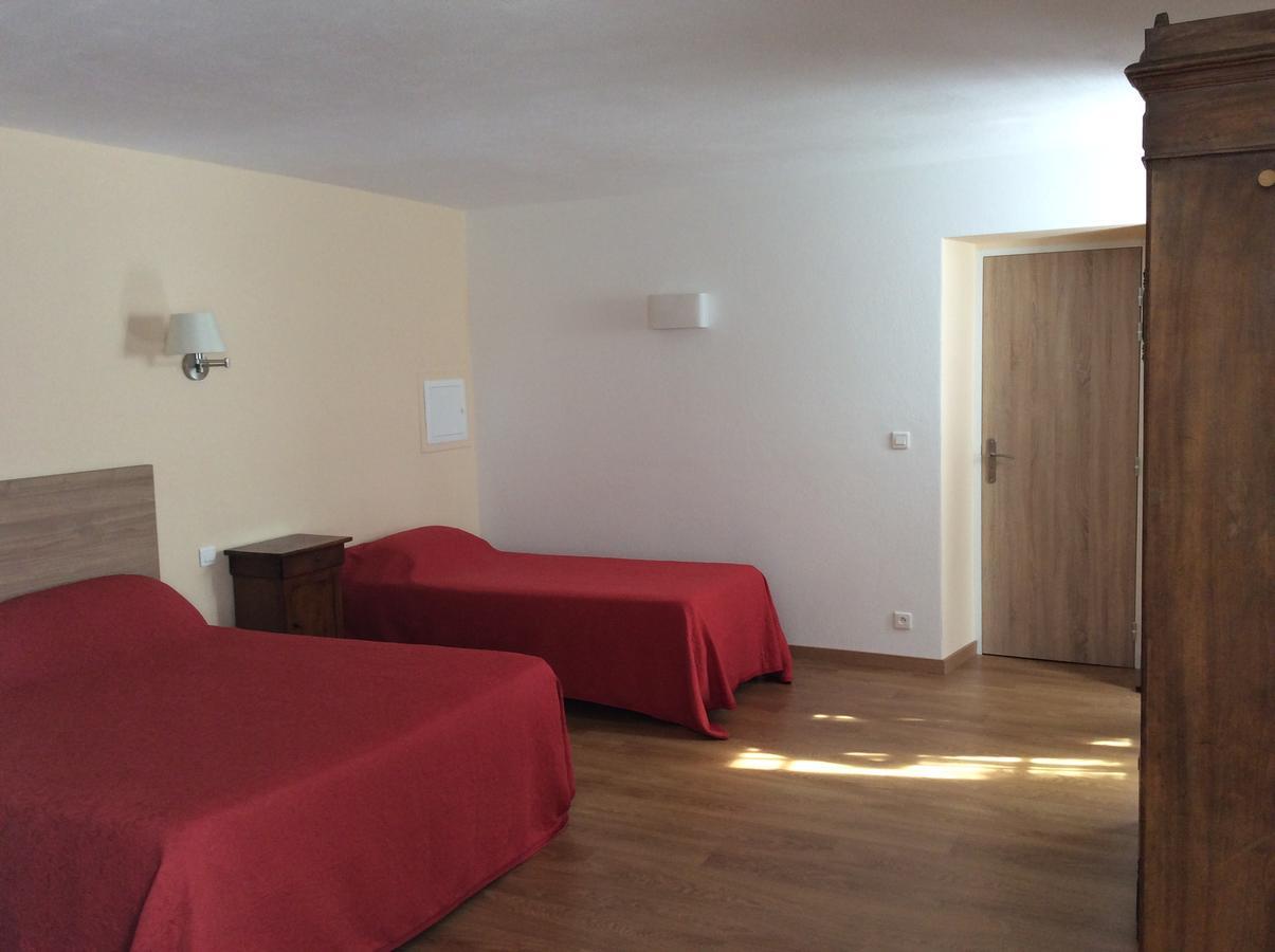 Hotel Restaurant De La Poste Aullene Екстер'єр фото